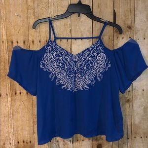 WOMENS SIZE M target cold shoulder top